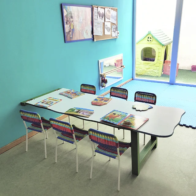 Arco Iris - Centro Infantil. Baños y pasillos