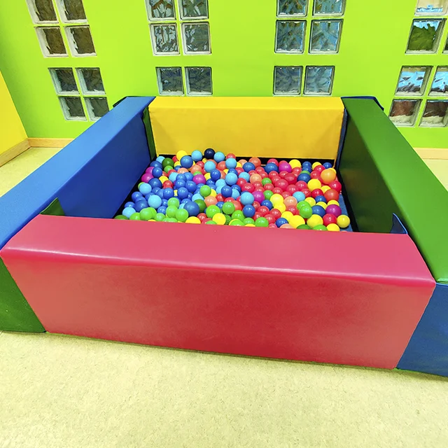 Arco Iris - Centro Infantil. Baños y pasillos